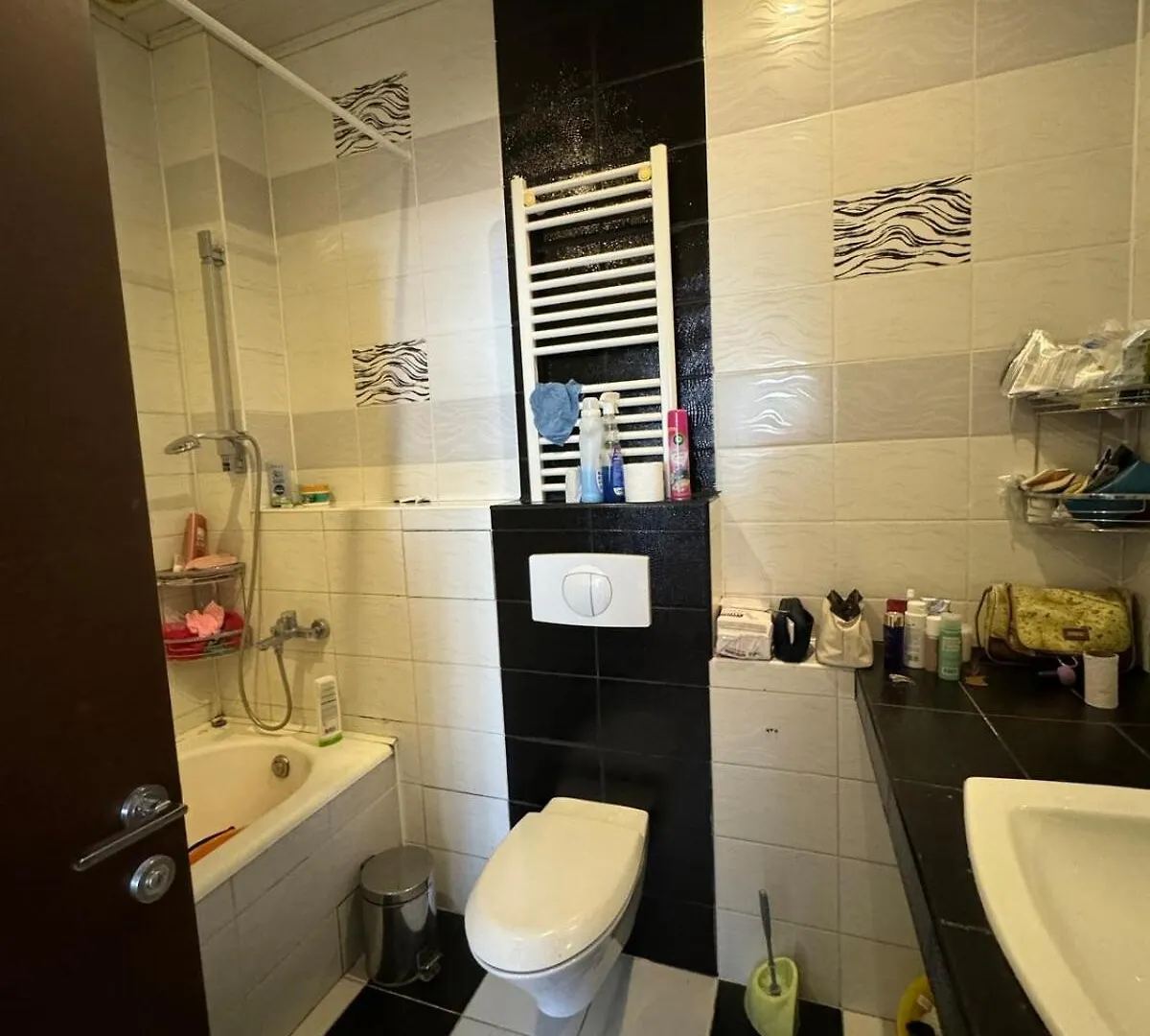 Apartment Cozy 3Br Apt Central Location Almaty
